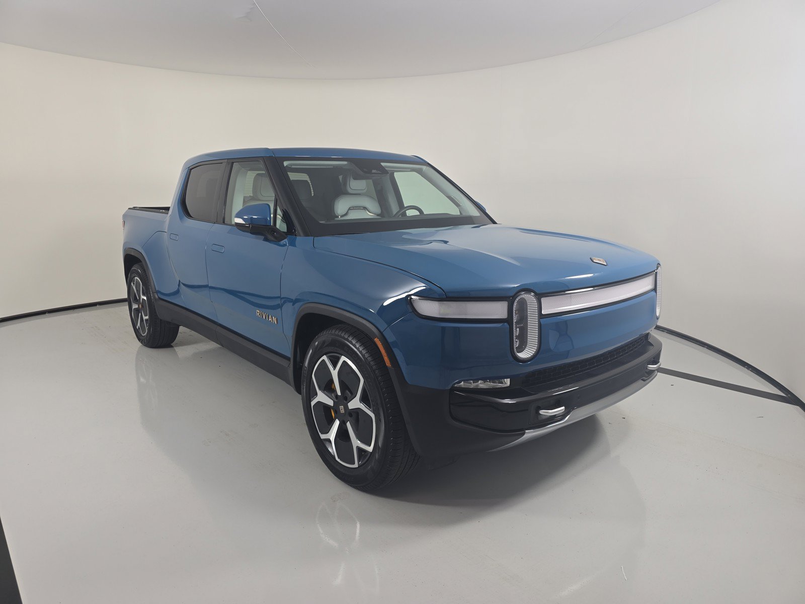 Used 2023 Rivian R1T Adventure AWD/4WD image 7
