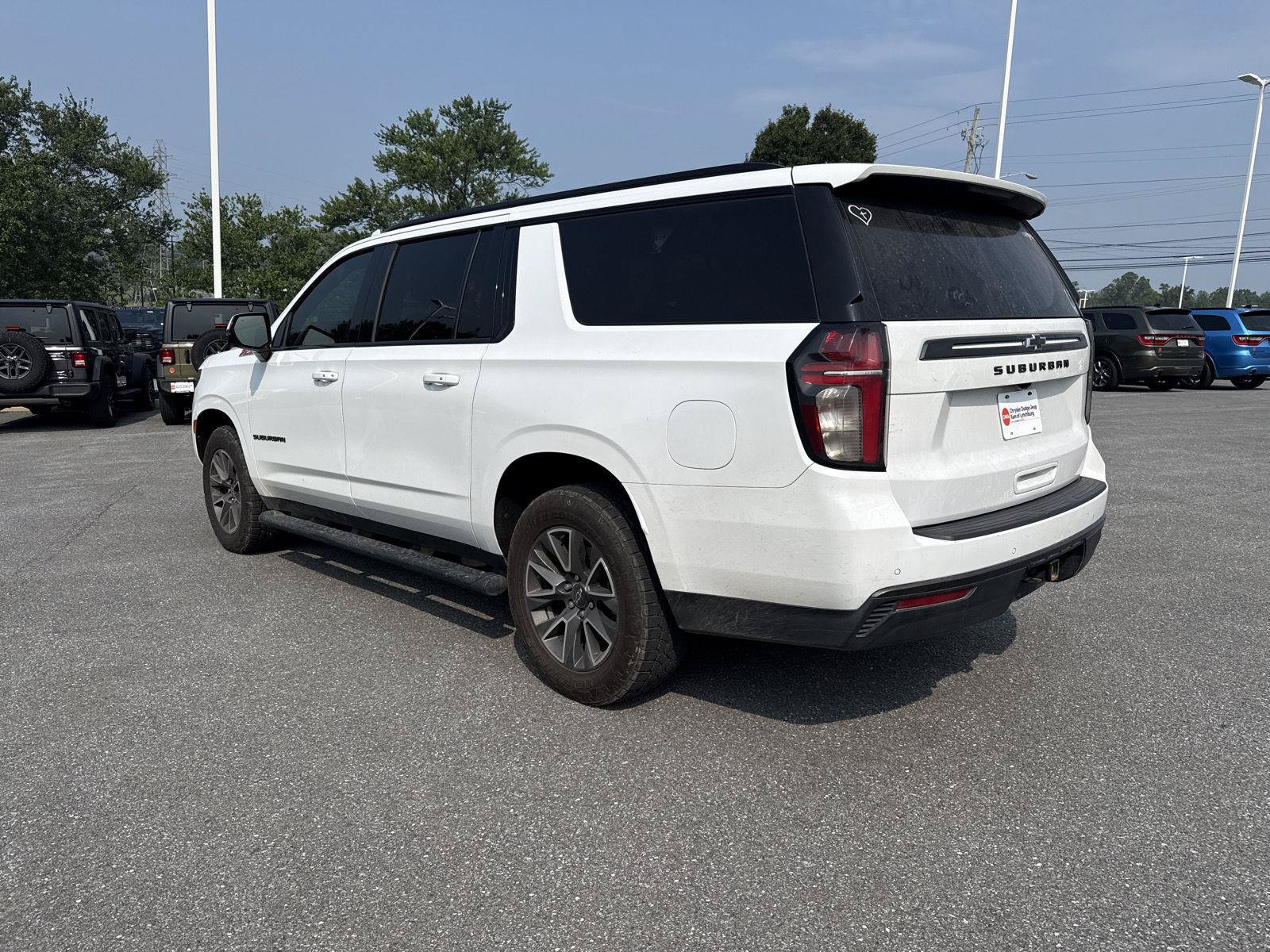 Used 2021 Chevrolet Suburban Z71 w/ Z71 Signature Package AWD/4WD image 7