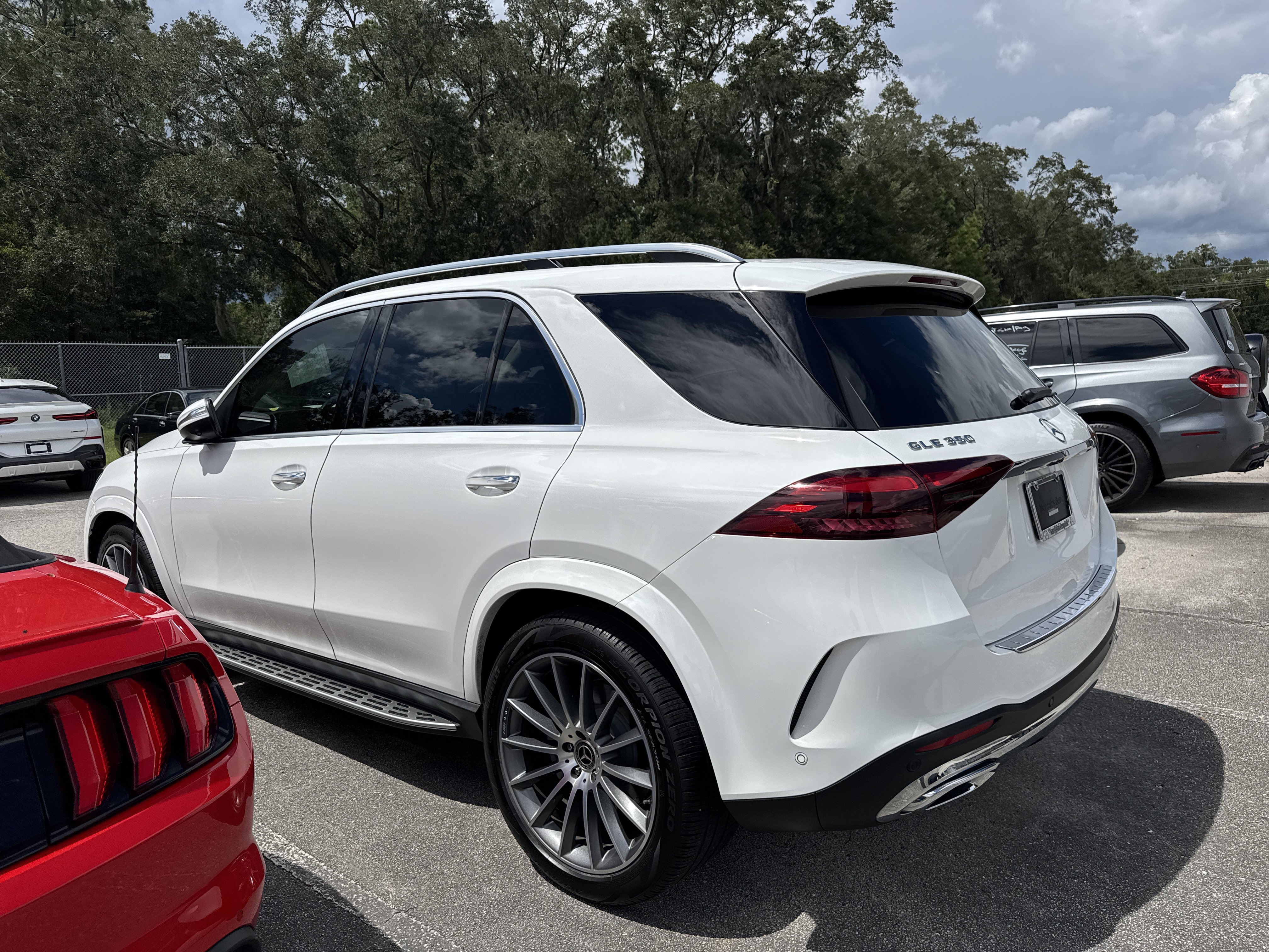 Used 2024 Mercedes-Benz GLE 350 4MATIC image 2