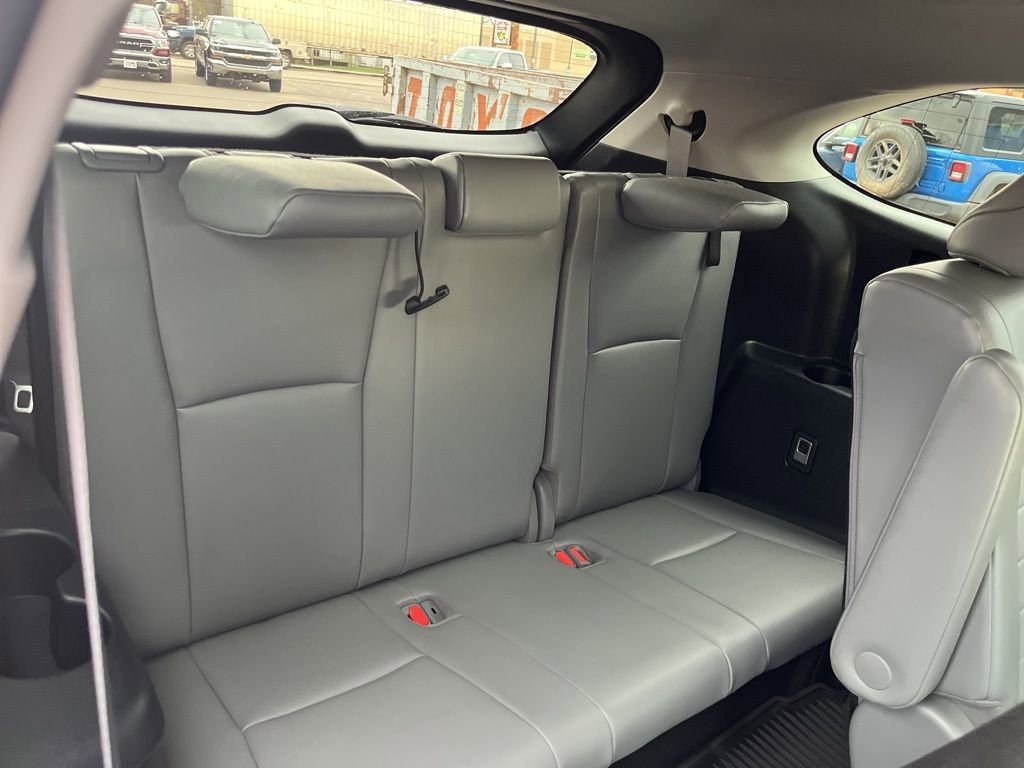 Used 2021 Toyota Highlander XLE image 25