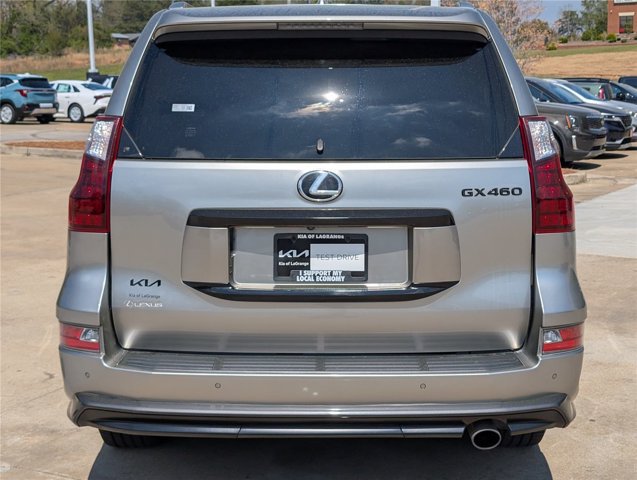 Used 2022 Lexus GX 460 Luxury w/ Sport Design Package AWD/4WD image 19