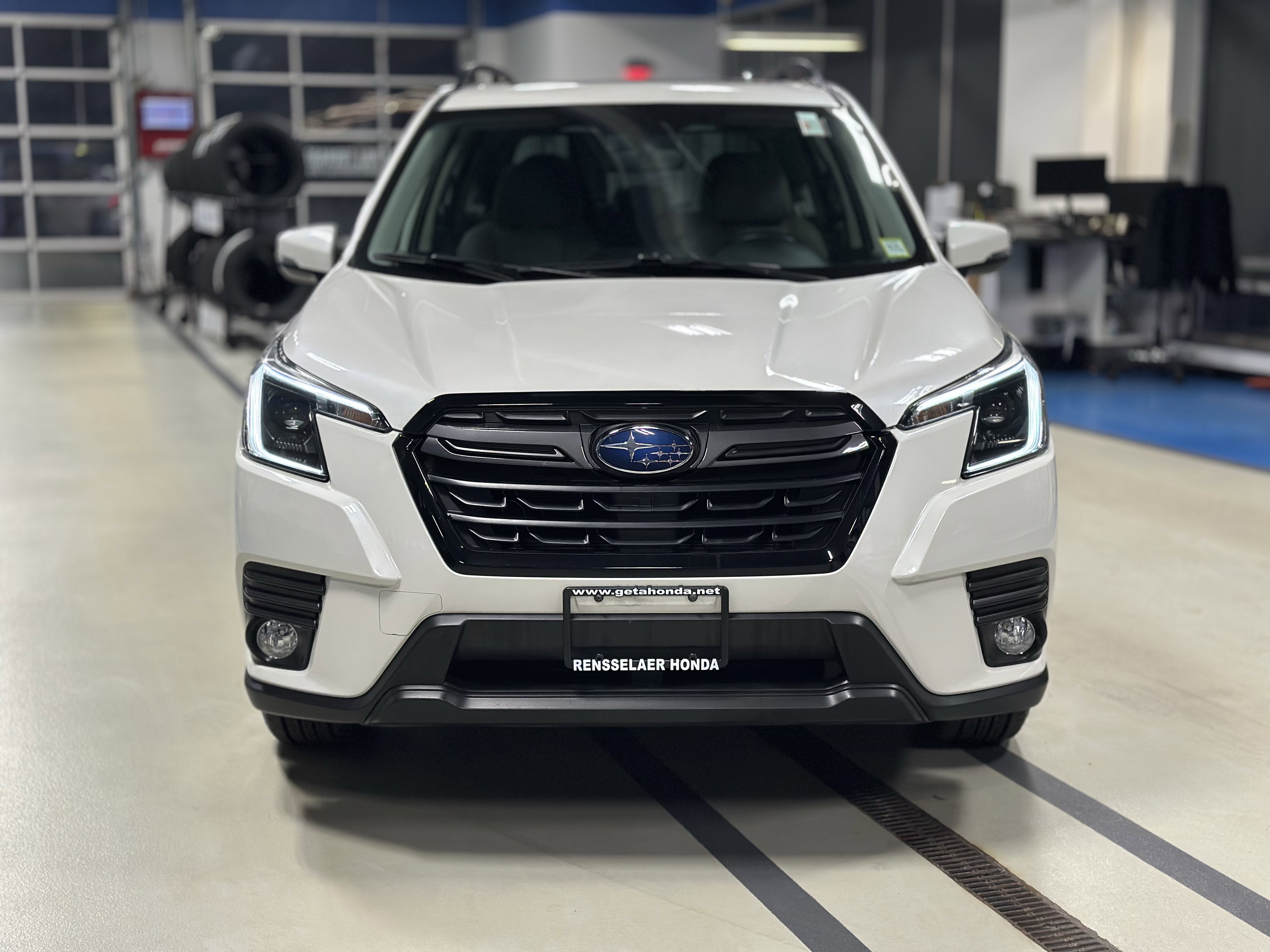 Used 2023 Subaru Forester Limited image 2