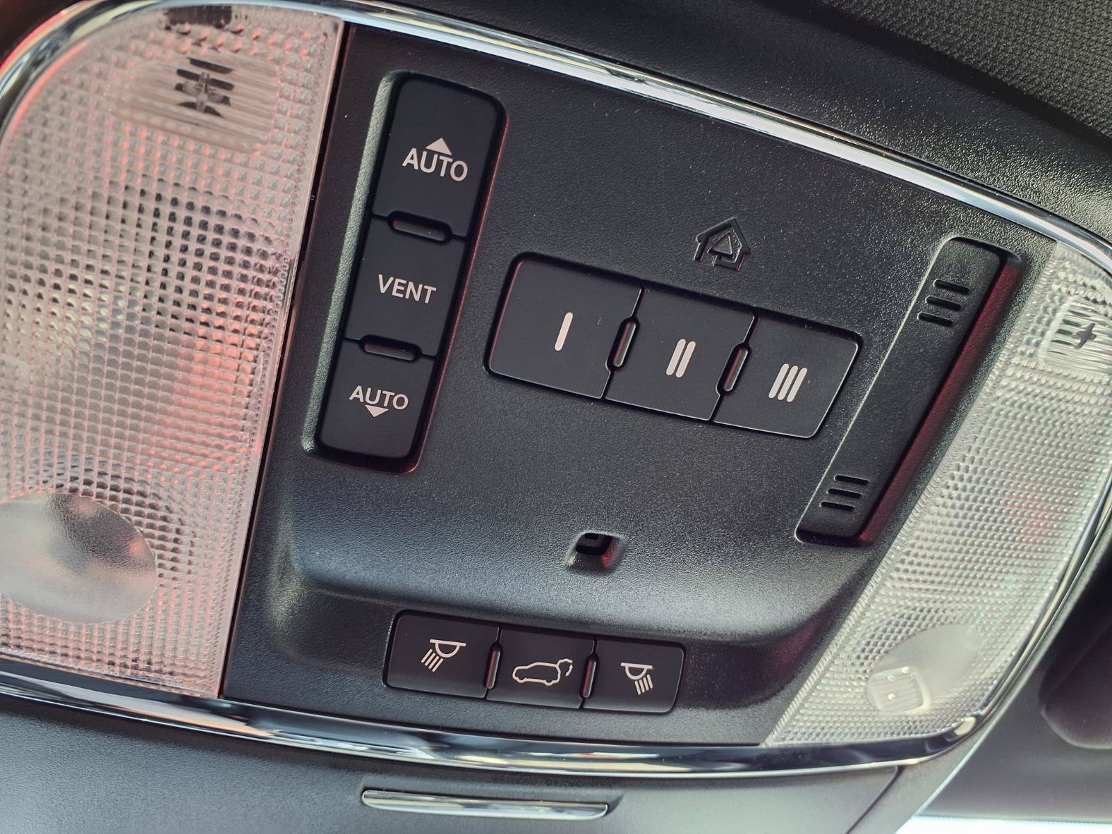 Used 2020 Jeep Grand Cherokee Altitude AWD/4WD image 18