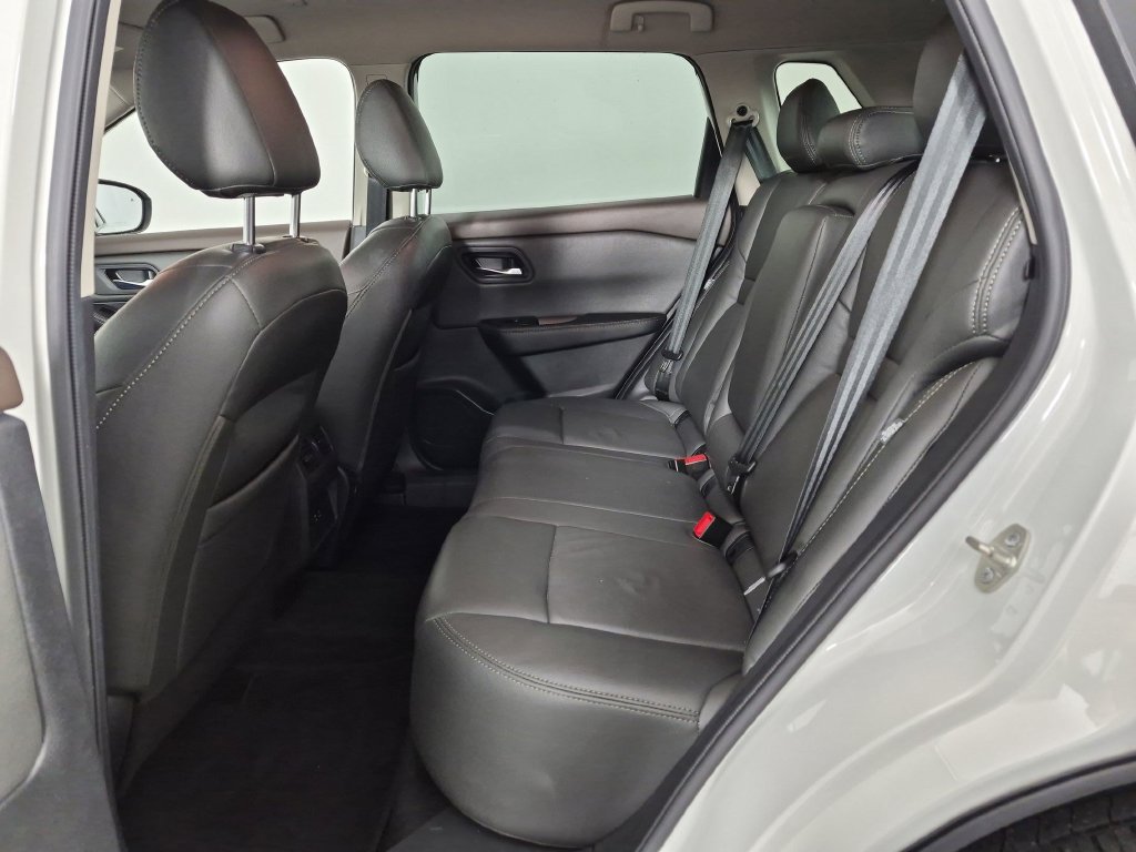 Used 2023 Nissan Rogue SV AWD/4WD image 29