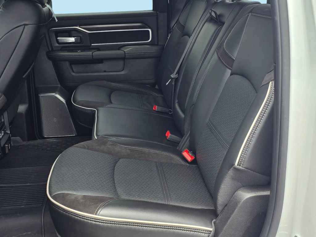 Used 2025 RAM 3500 Laramie AWD/4WD image 18