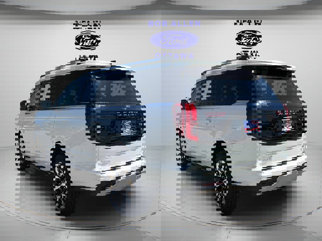 Used 2025 Ford Expedition Max Platinum w/ Driver's Package AWD/4WD image 6