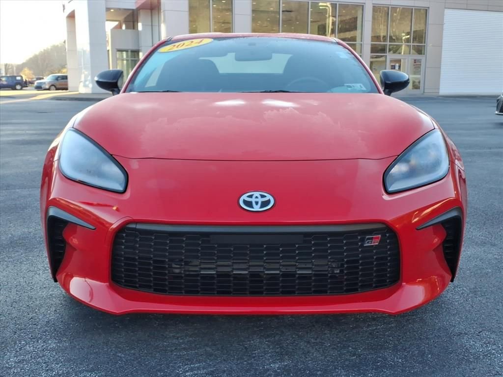 Used 2024 Toyota GR86 Premium w/ Performance Package image 10