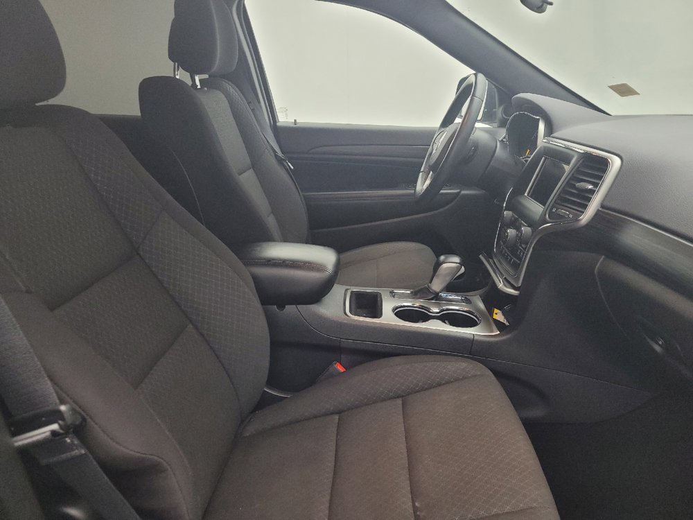 Used 2020 Jeep Grand Cherokee Laredo RWD image 21