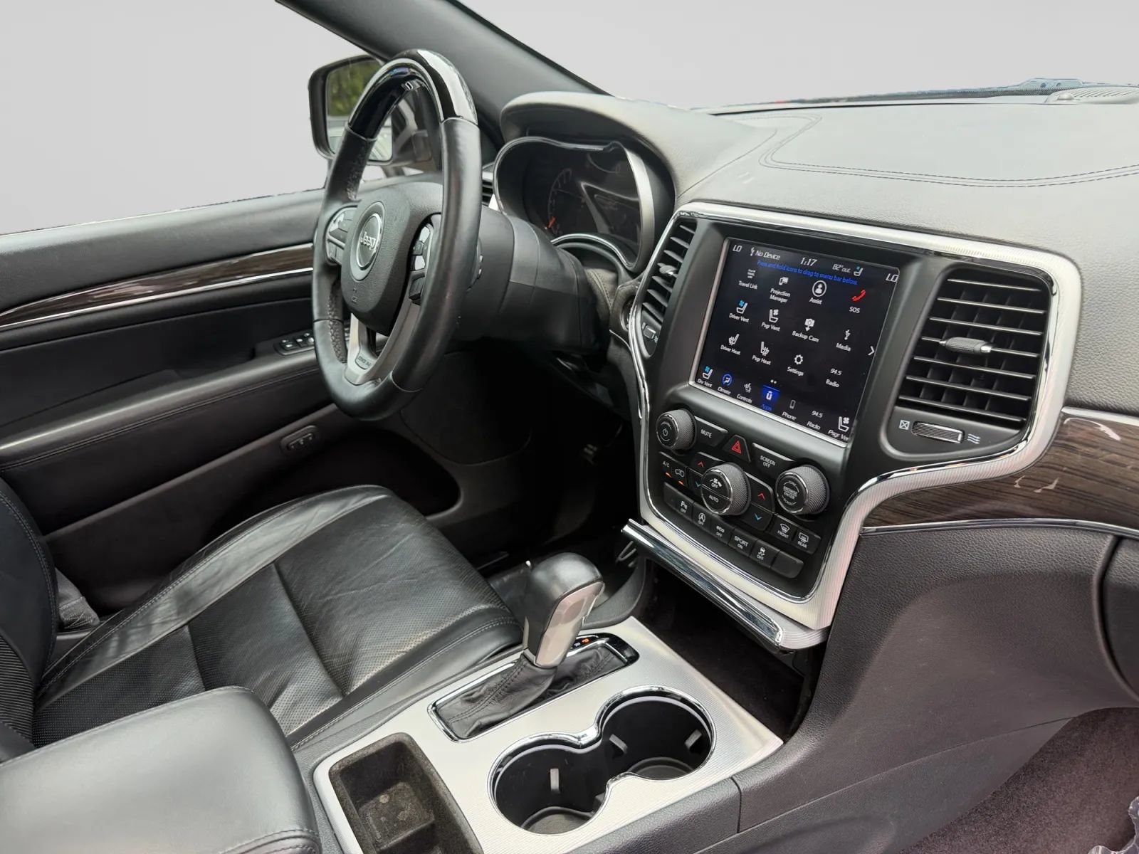 Used 2018 Jeep Grand Cherokee Overland w/ Interior Metal Package RWD image 36