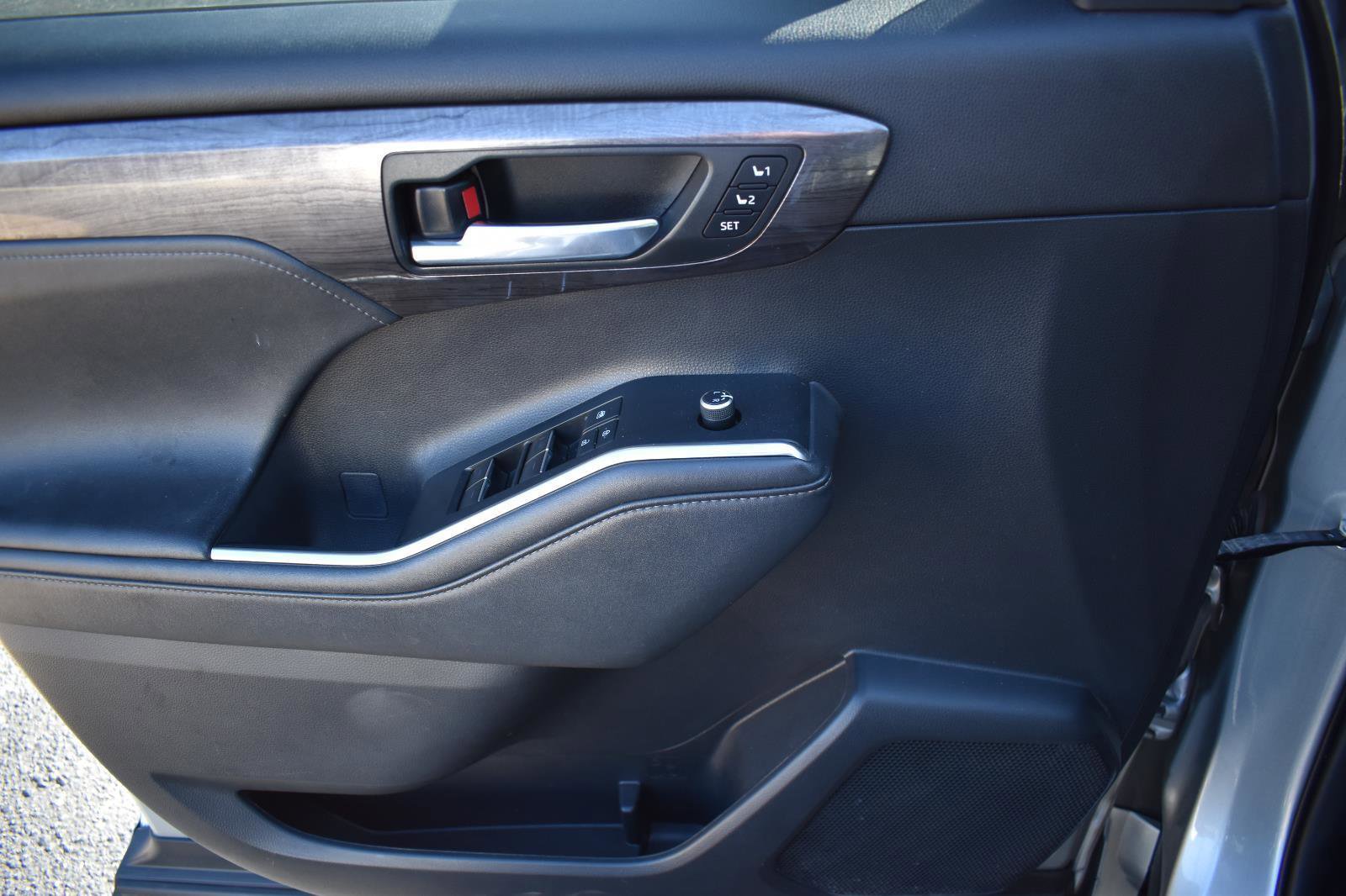 Used 2021 Toyota Highlander Platinum image 24