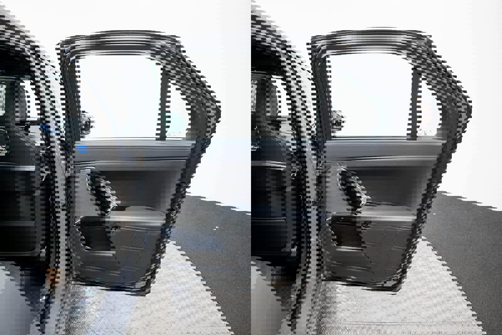 Used 2024 BMW 760i xDrive w/ Executive Package image 47