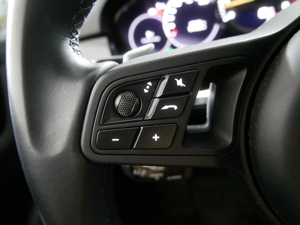 Used 2022 Porsche Cayenne Turbo GT image 22