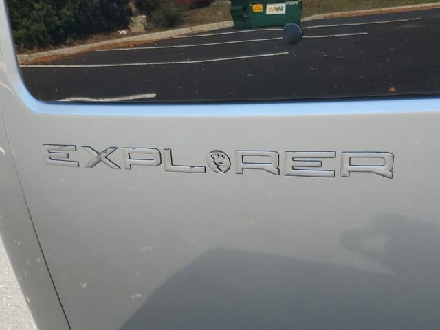 Used 2022 Chevrolet Express 2500 Extended w/ Enhanced Convenience Package image 30