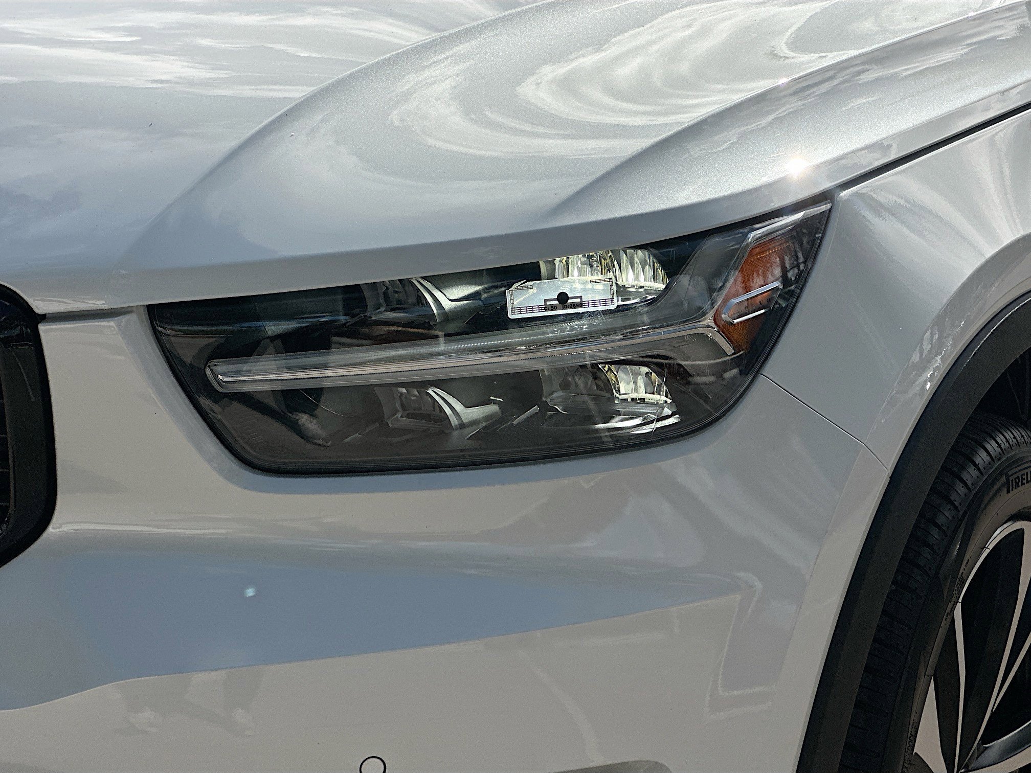 Used 2021 Volvo XC40 T4 R-Design image 36