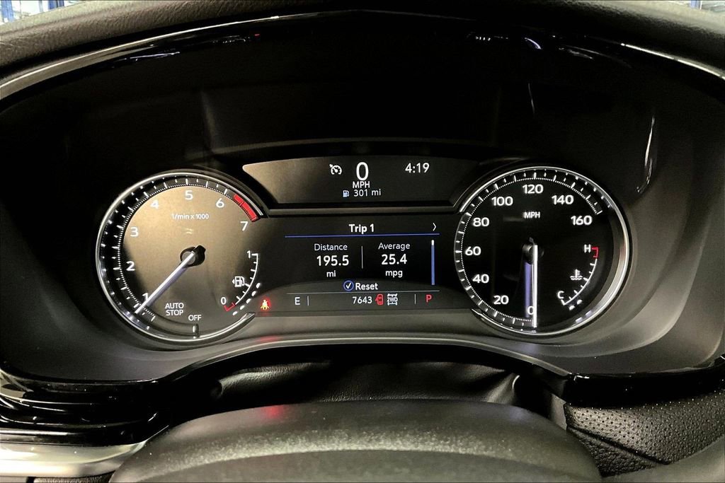 Certified 2025 Cadillac XT6 Luxury AWD/4WD image 13