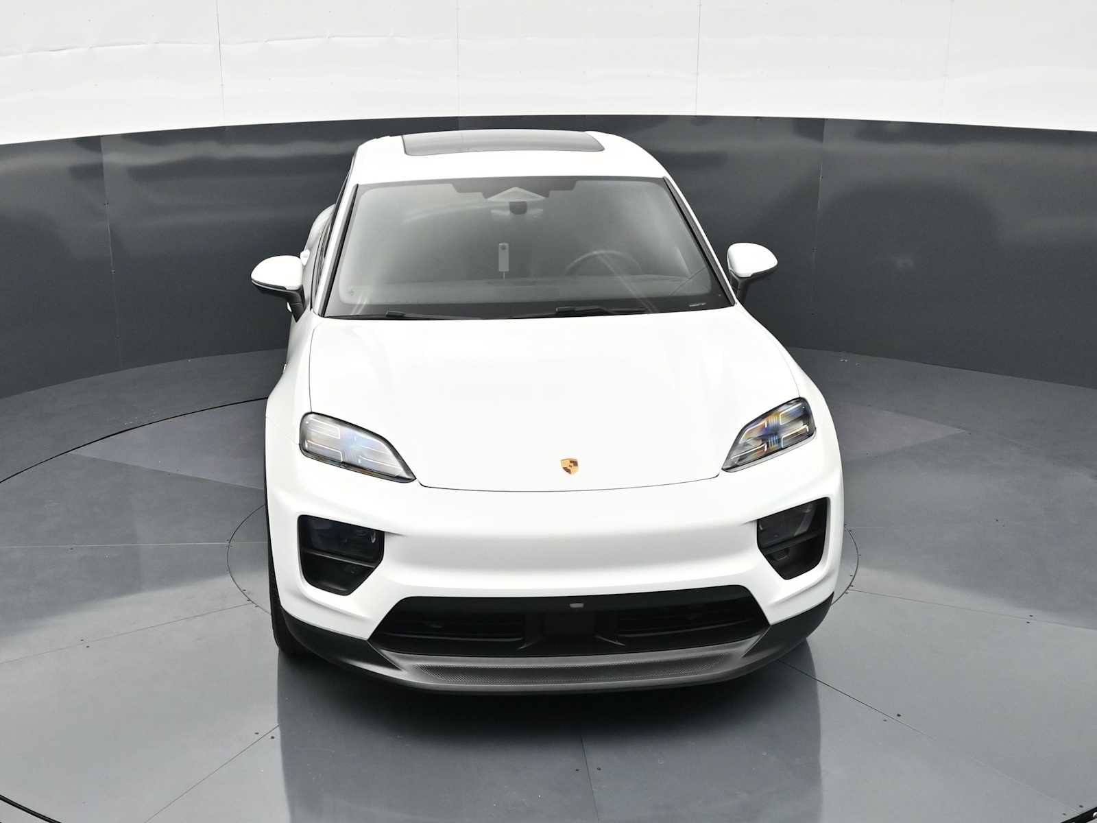 Certified 2025 Porsche Macan Electric RWD image 36