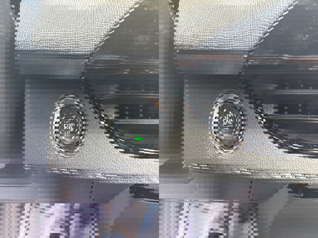 Used 2025 Buick Enclave Preferred AWD/4WD image 22