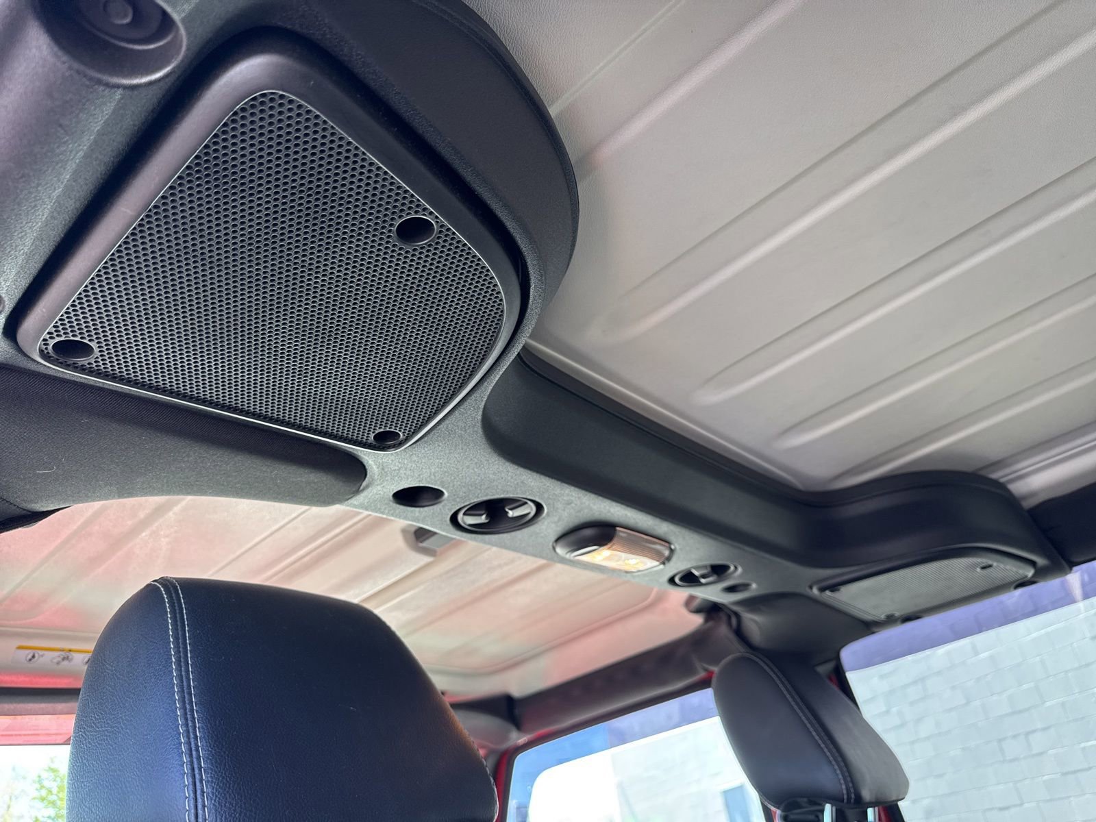 Used 2015 Jeep Wrangler Unlimited Sahara w/ Dual Top Group image 17