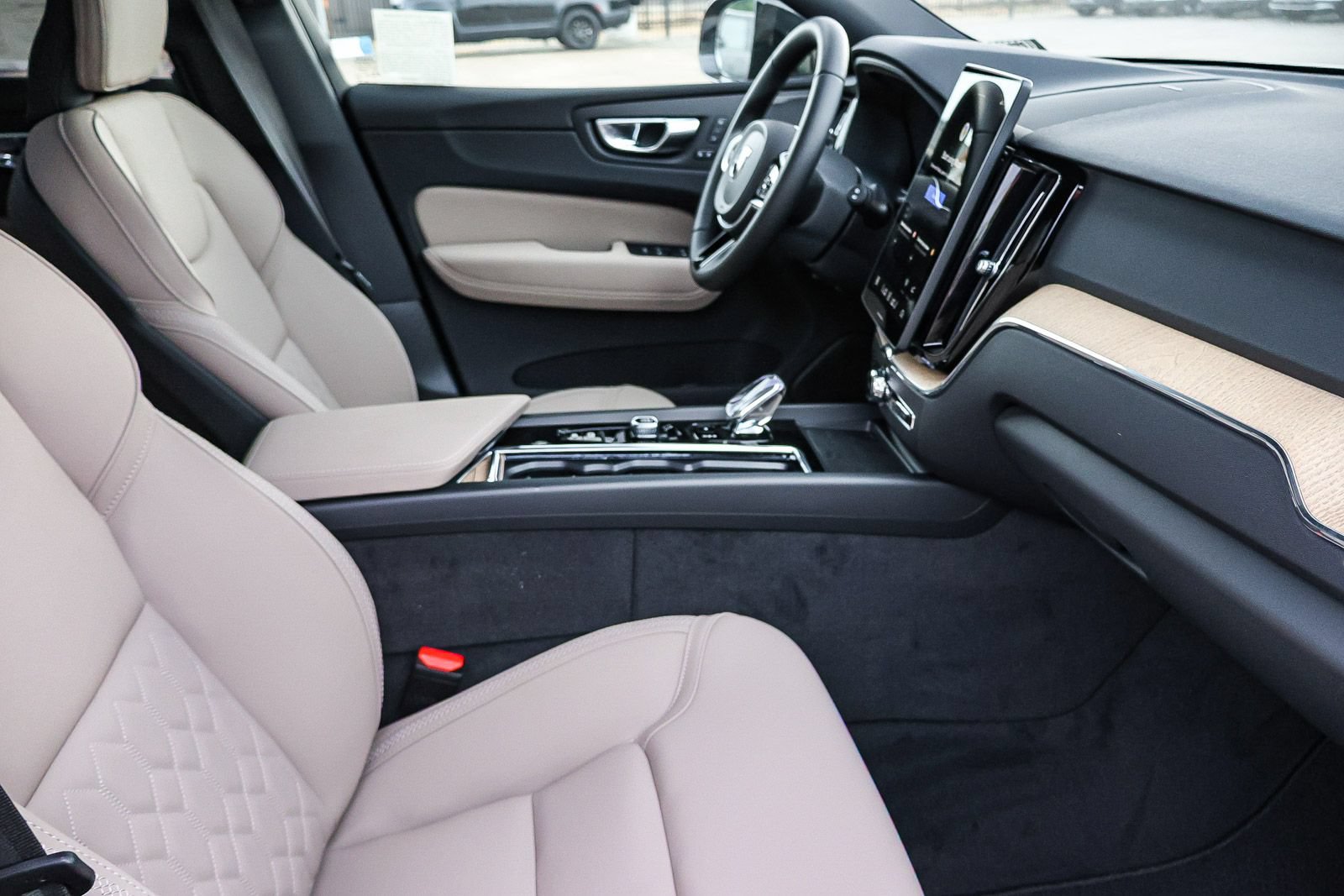 New 2026 Volvo XC60 T8 Plus AWD/4WD image 16