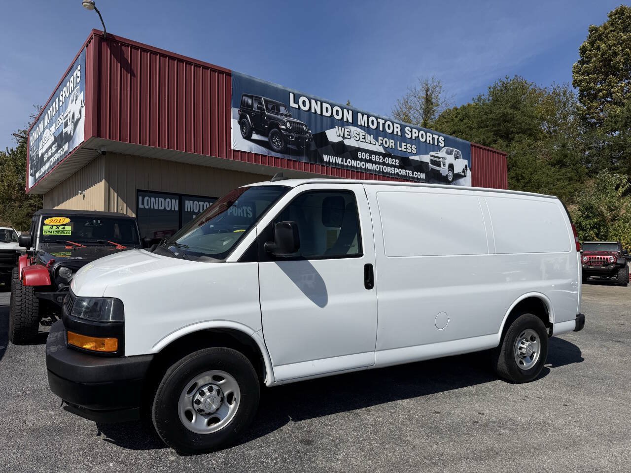 Used 2021 Chevrolet Express 2500 RWD image 1