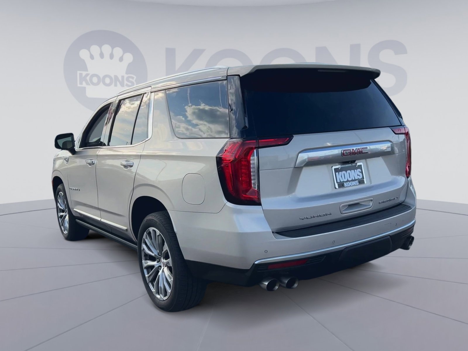 Used 2021 GMC Yukon Denali w/ Denali Premium Package image 10