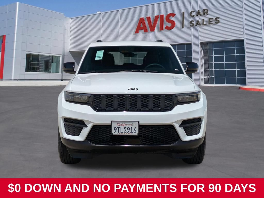 Used 2025 Jeep Grand Cherokee Altitude AWD/4WD image 2