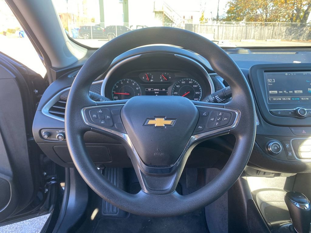 Used 2018 Chevrolet Malibu LS image 15