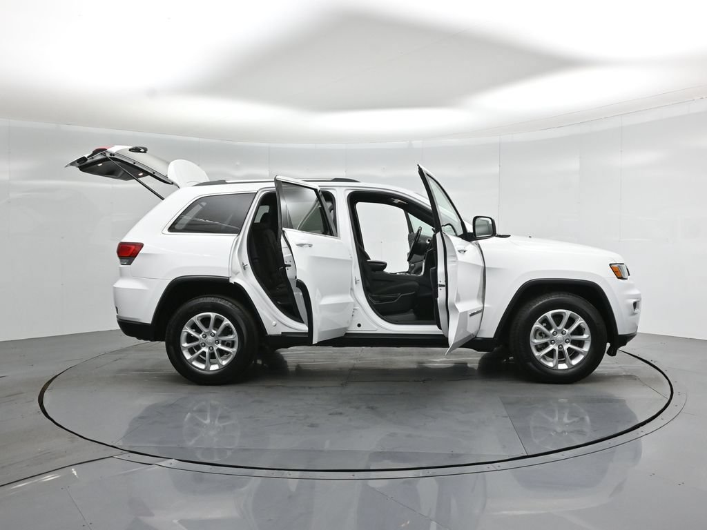 Used 2021 Jeep Grand Cherokee Laredo RWD image 5
