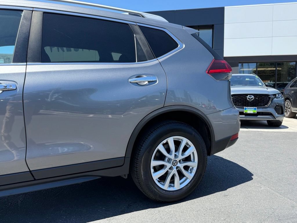 Used 2018 Nissan Rogue SV AWD/4WD image 6