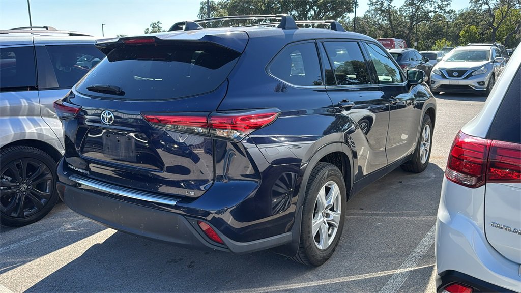 Certified 2022 Toyota Highlander LE image 7