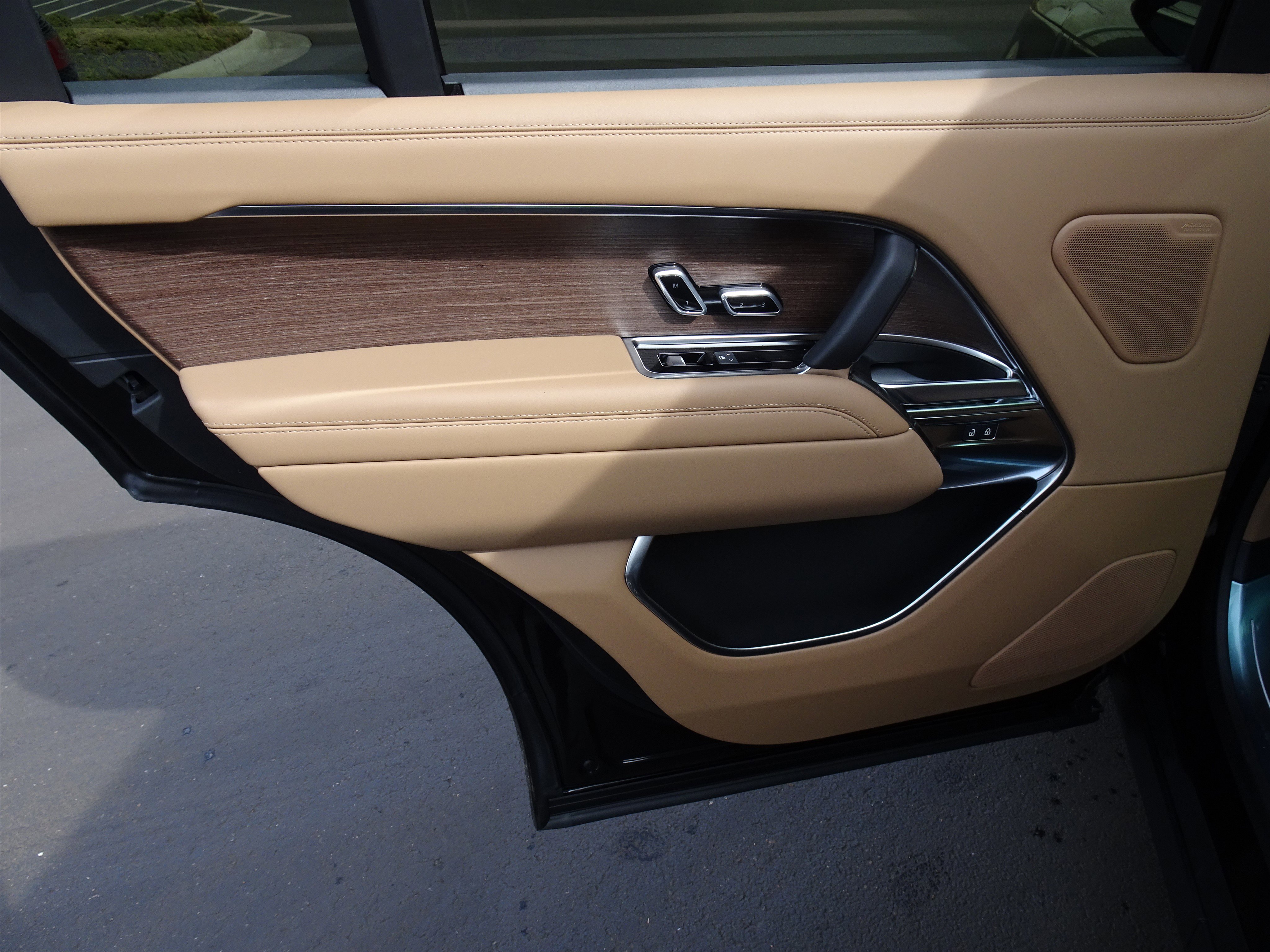 New 2026 Land Rover Range Rover Long Wheelbase SE image 22