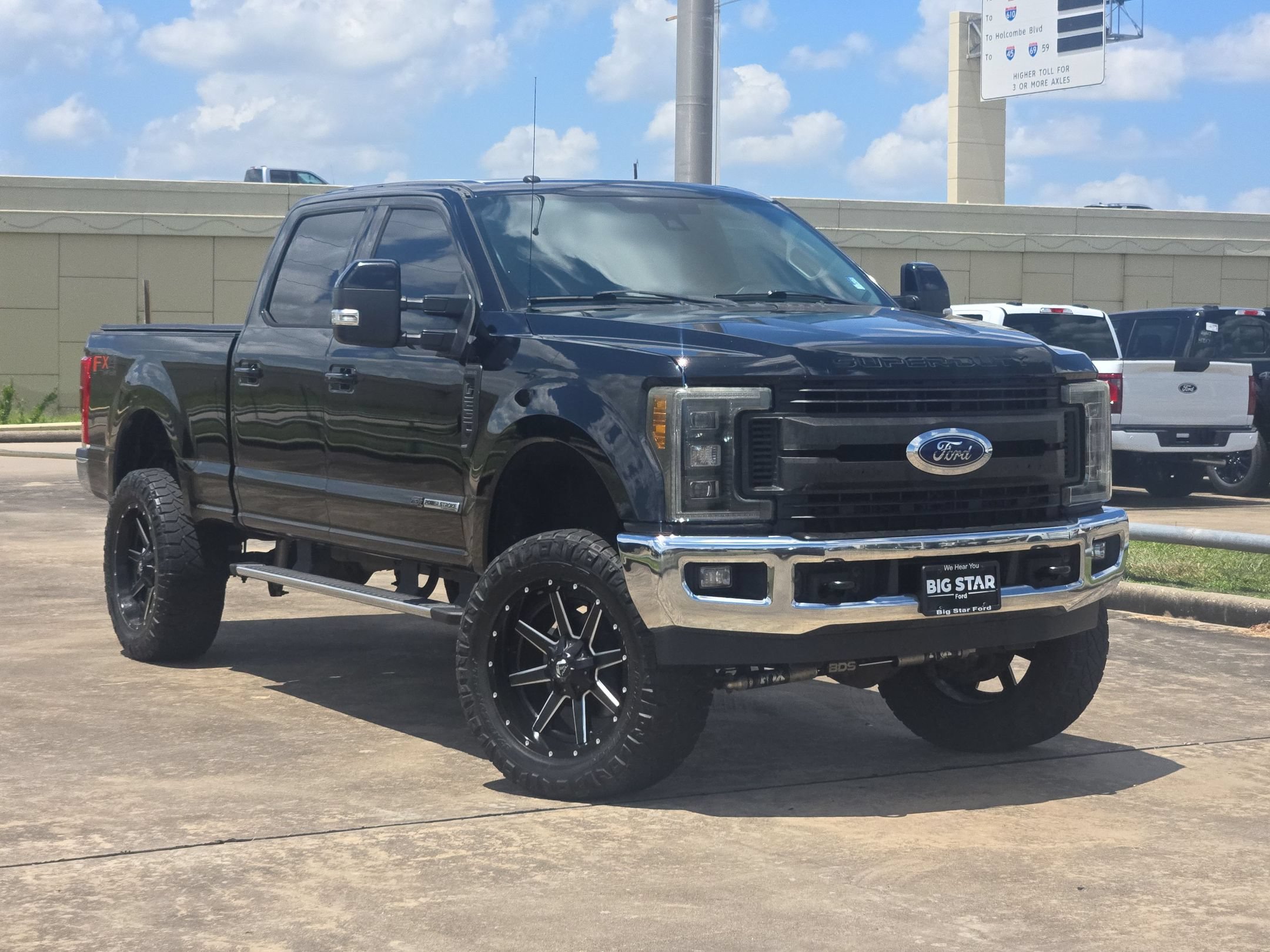 Used 2017 Ford F250 Lariat w/ Lariat Ultimate Package AWD/4WD video 1