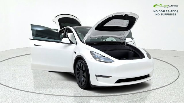 Used 2025 Tesla Model Y Performance AWD/4WD image 11