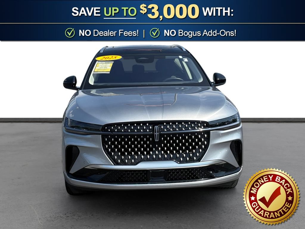 Used 2025 Lincoln Nautilus Reserve AWD/4WD image 11