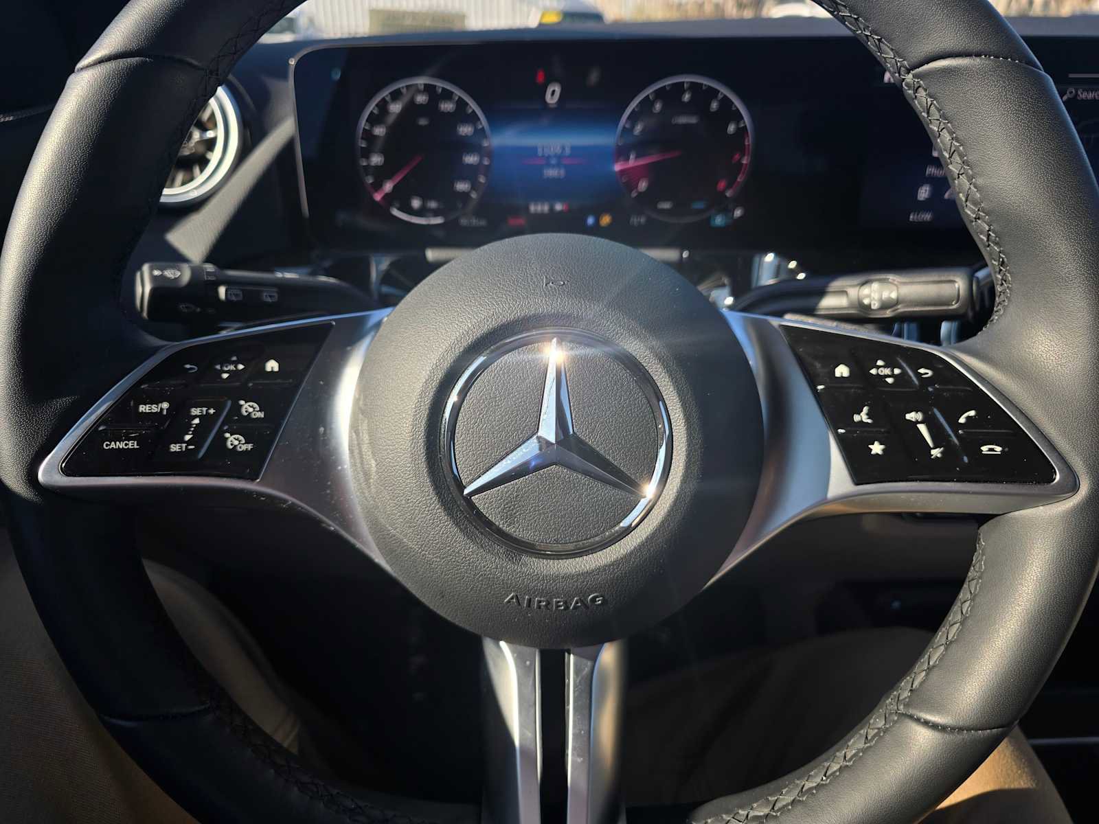 Used 2025 Mercedes-Benz GLA 250 4MATIC image 25