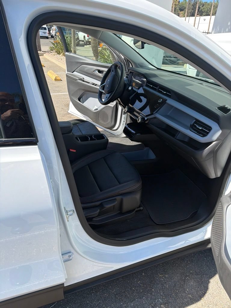 Used 2027 Chevrolet Bolt RS FWD image 12