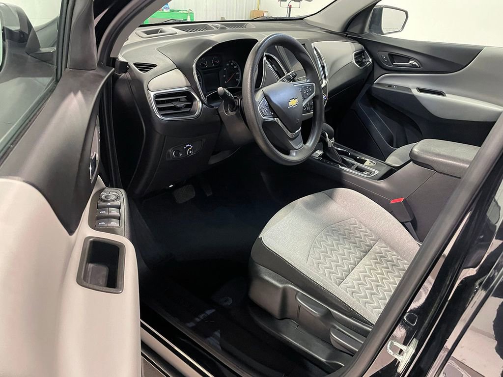 Used 2023 Chevrolet Equinox LS image 17