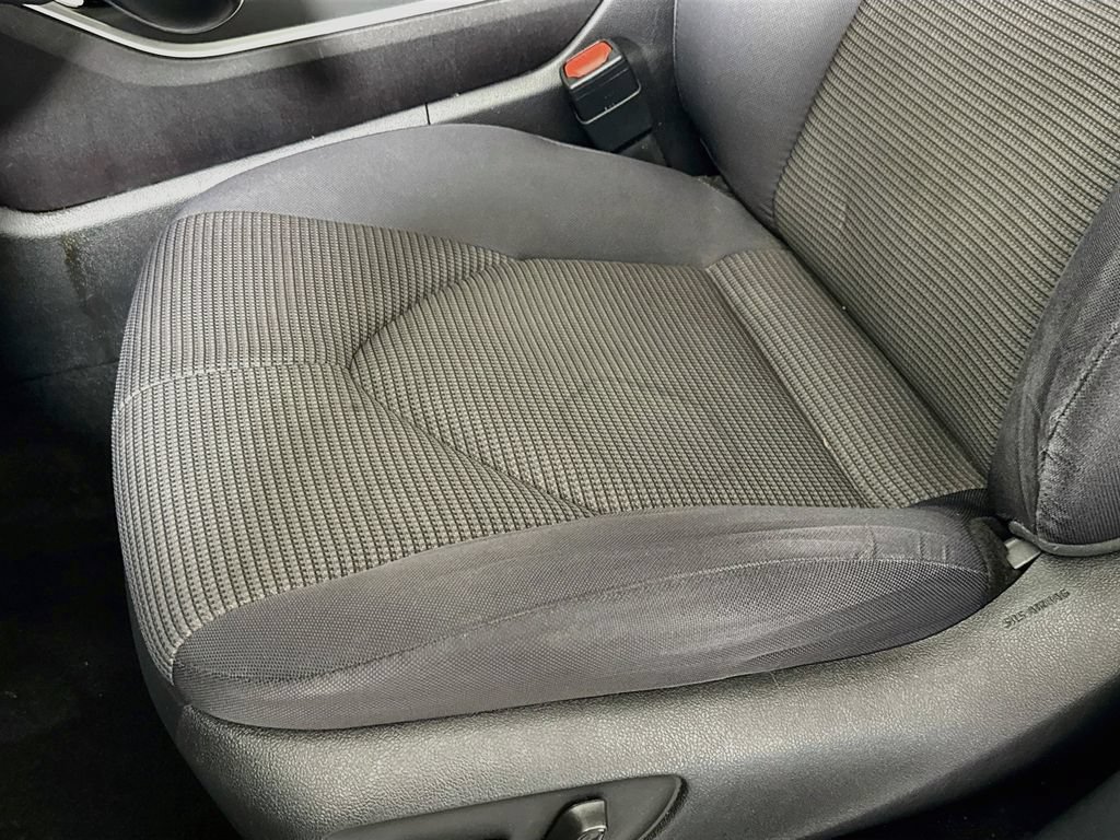Used 2021 Toyota Highlander LE AWD/4WD image 18