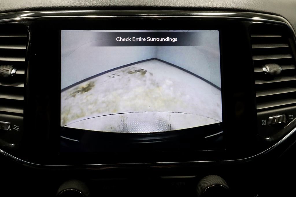 Used 2020 Jeep Grand Cherokee Altitude image 2