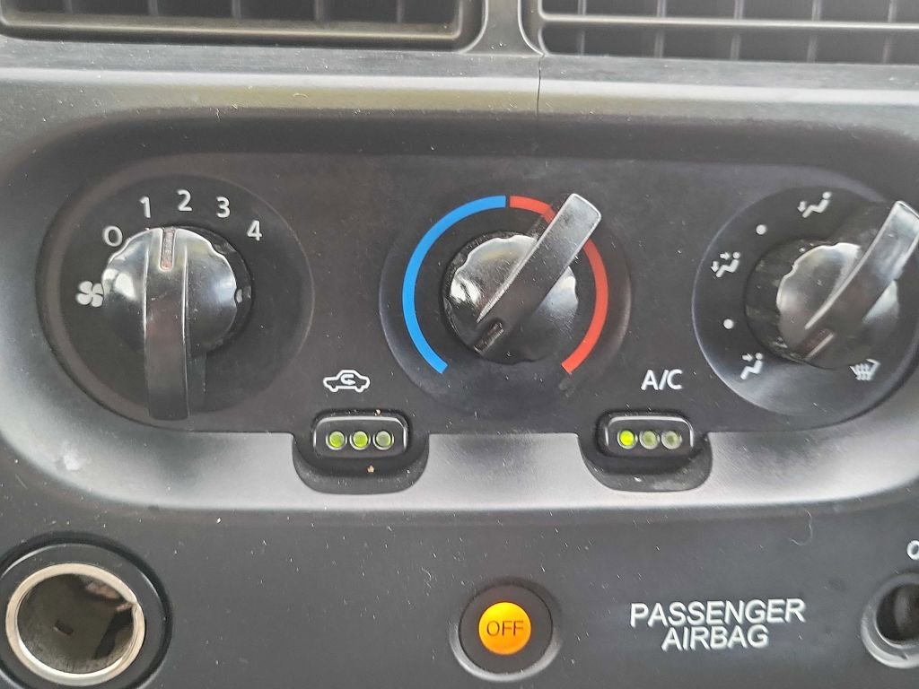 Used 2003 Nissan Frontier XE w/ Value Truck Pkg image 15