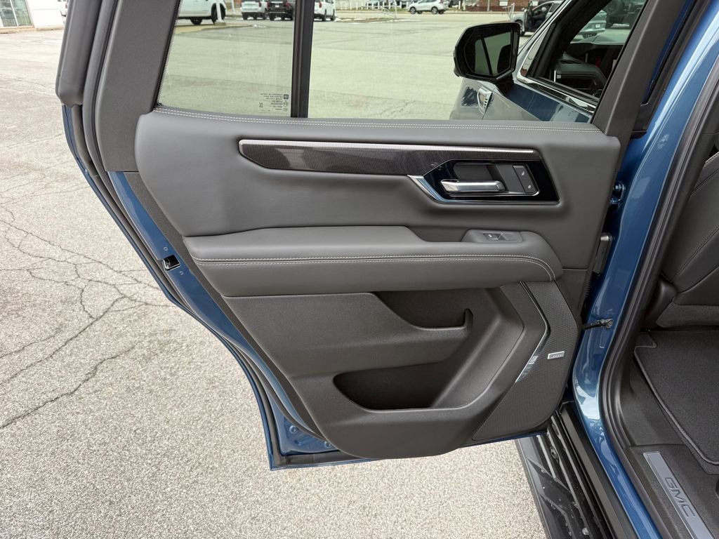 New 2026 GMC Yukon Elevation image 18