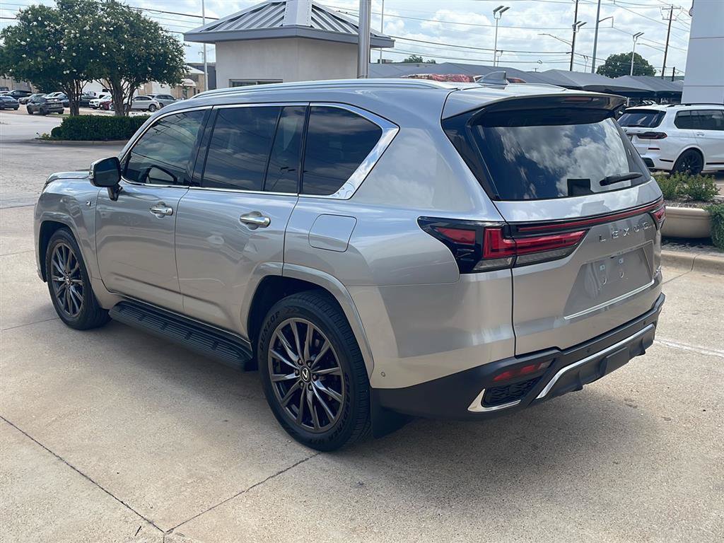 Used 2025 Lexus LX 700h F Sport AWD/4WD image 4