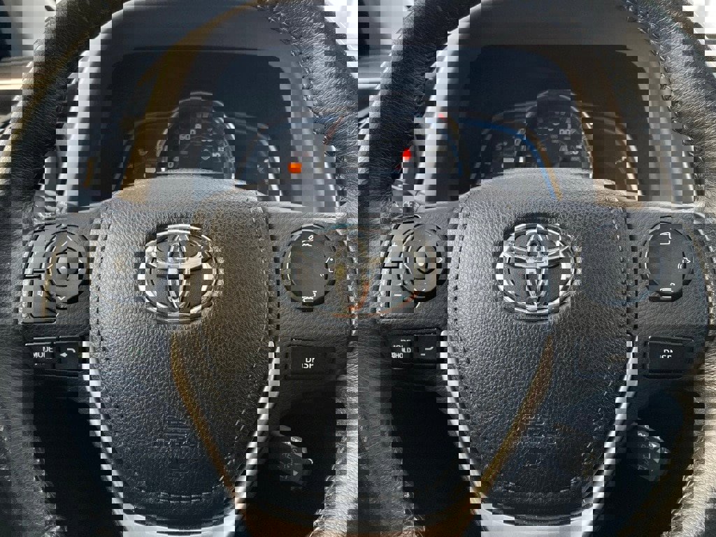 Used 2015 Toyota RAV4 Limited w/ Technology Package image 19