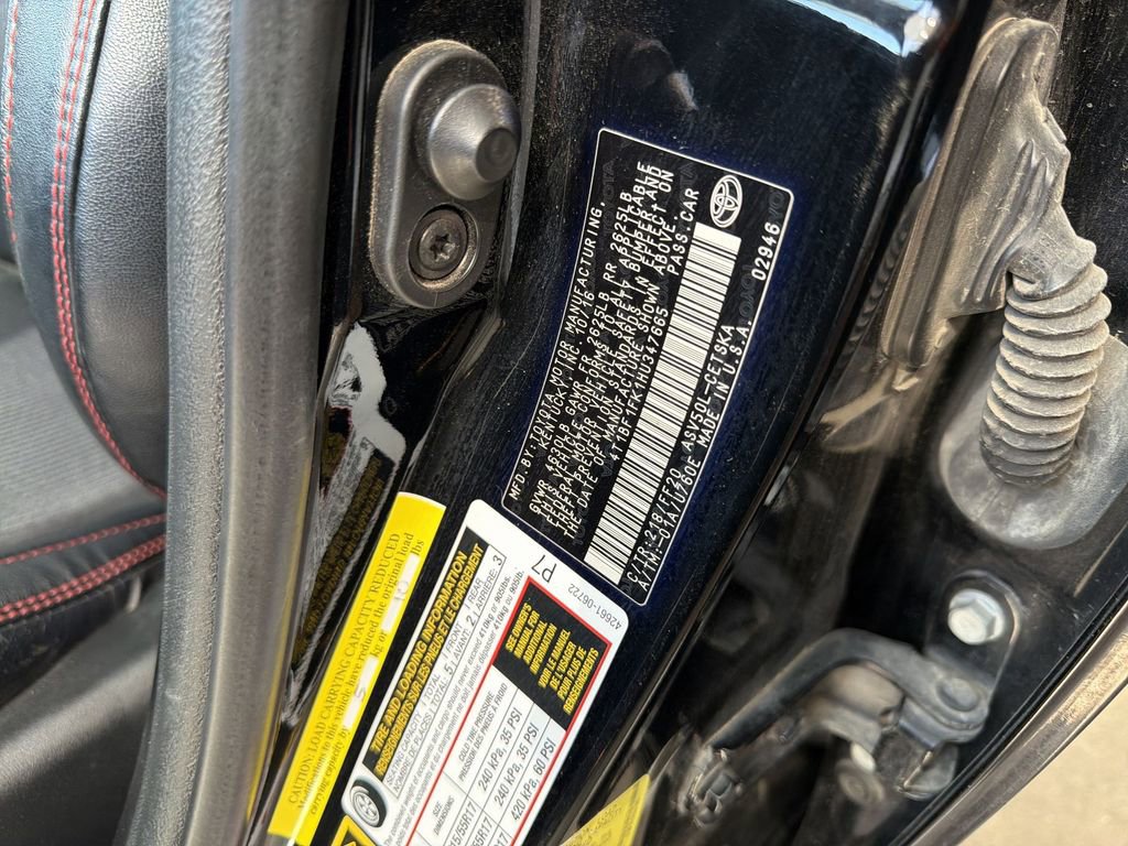 Used 2017 Toyota Camry SE image 4