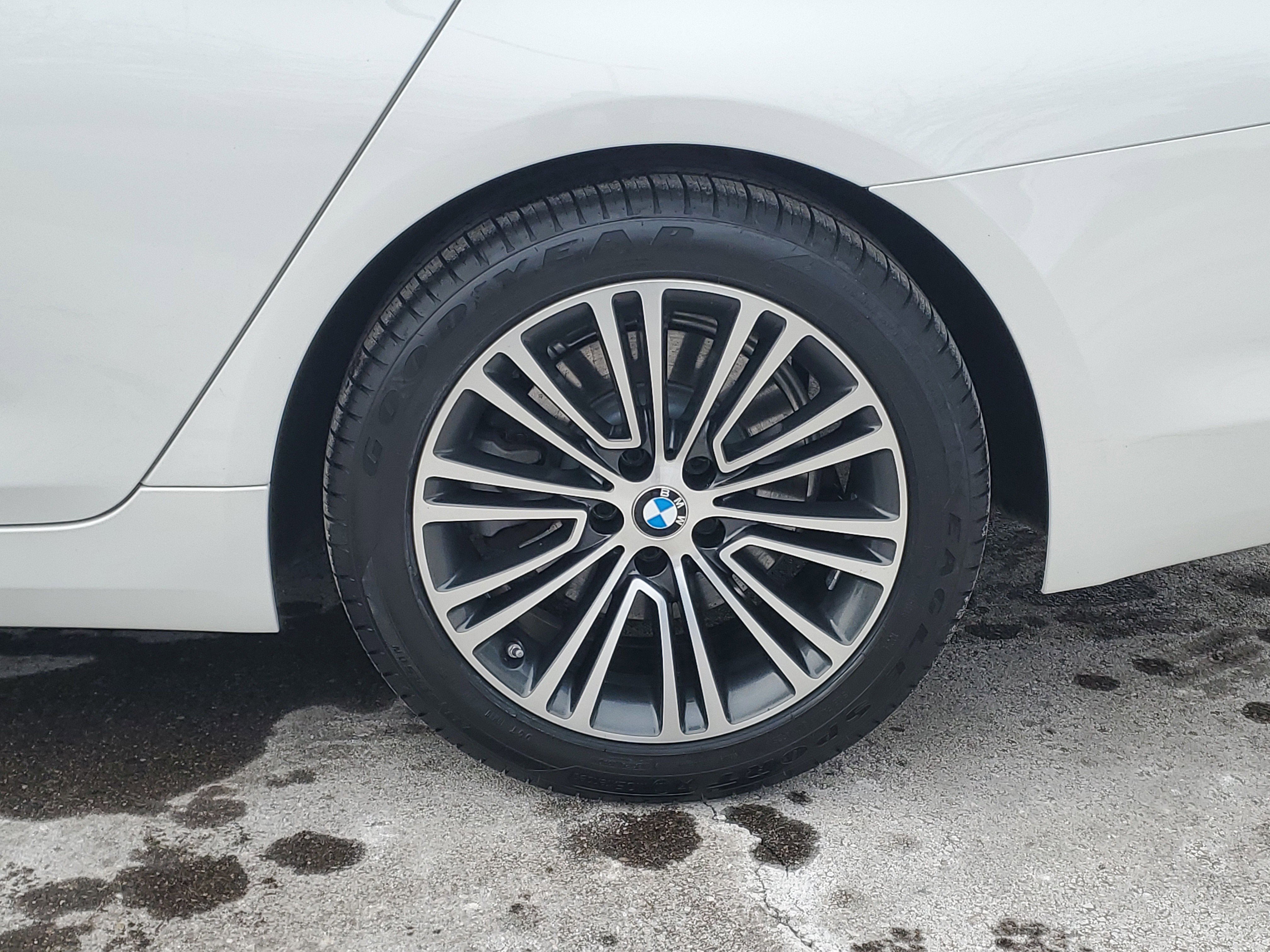 Used 2018 BMW 530i xDrive image 29