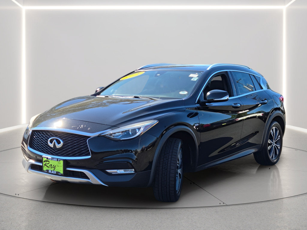 Used 2018 INFINITI QX30 Premium w/ Navigation Package AWD/4WD image 4