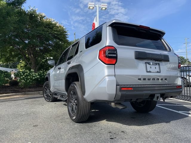 Certified 2025 Toyota 4Runner SR5 AWD/4WD image 6