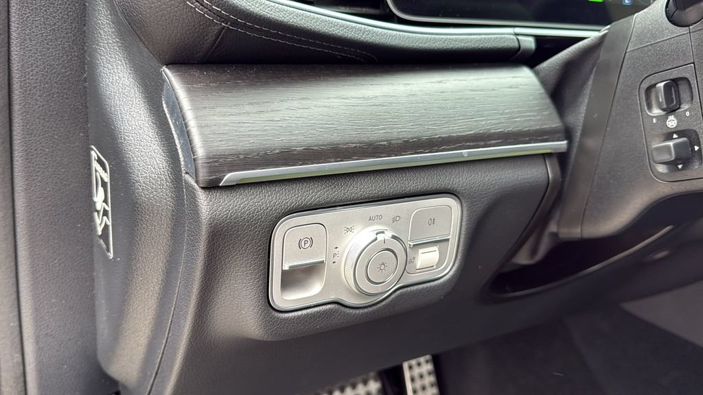 Used 2023 Mercedes-Benz GLS 450 4MATIC image 12