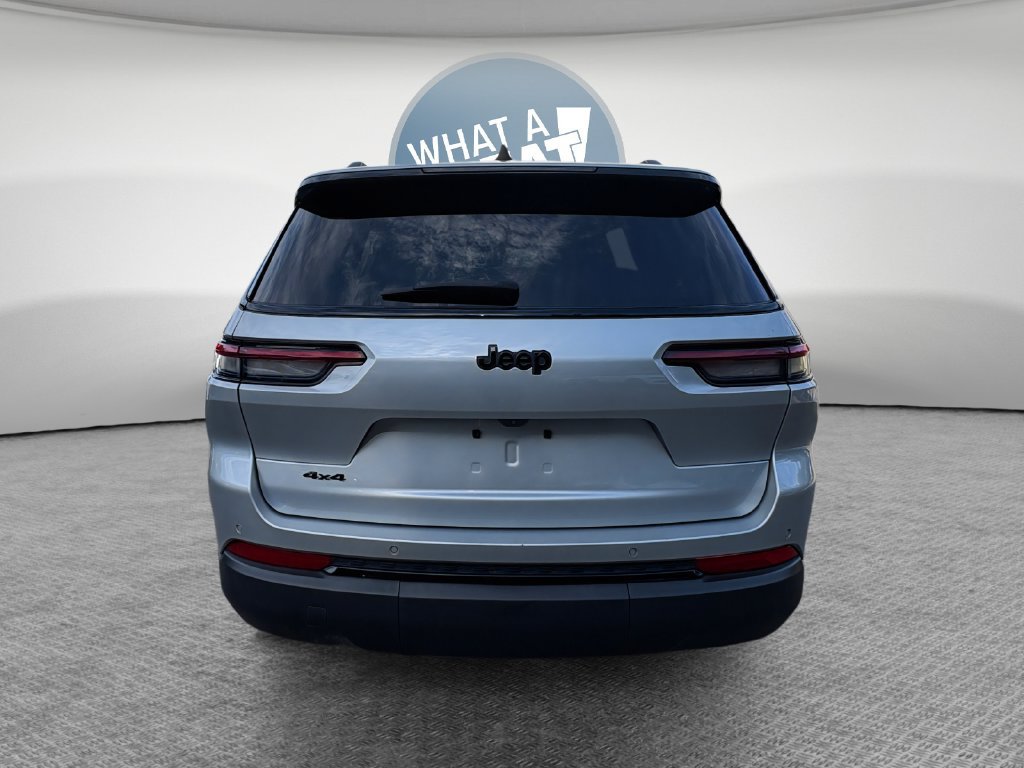Used 2023 Jeep Grand Cherokee L Laredo AWD/4WD image 5