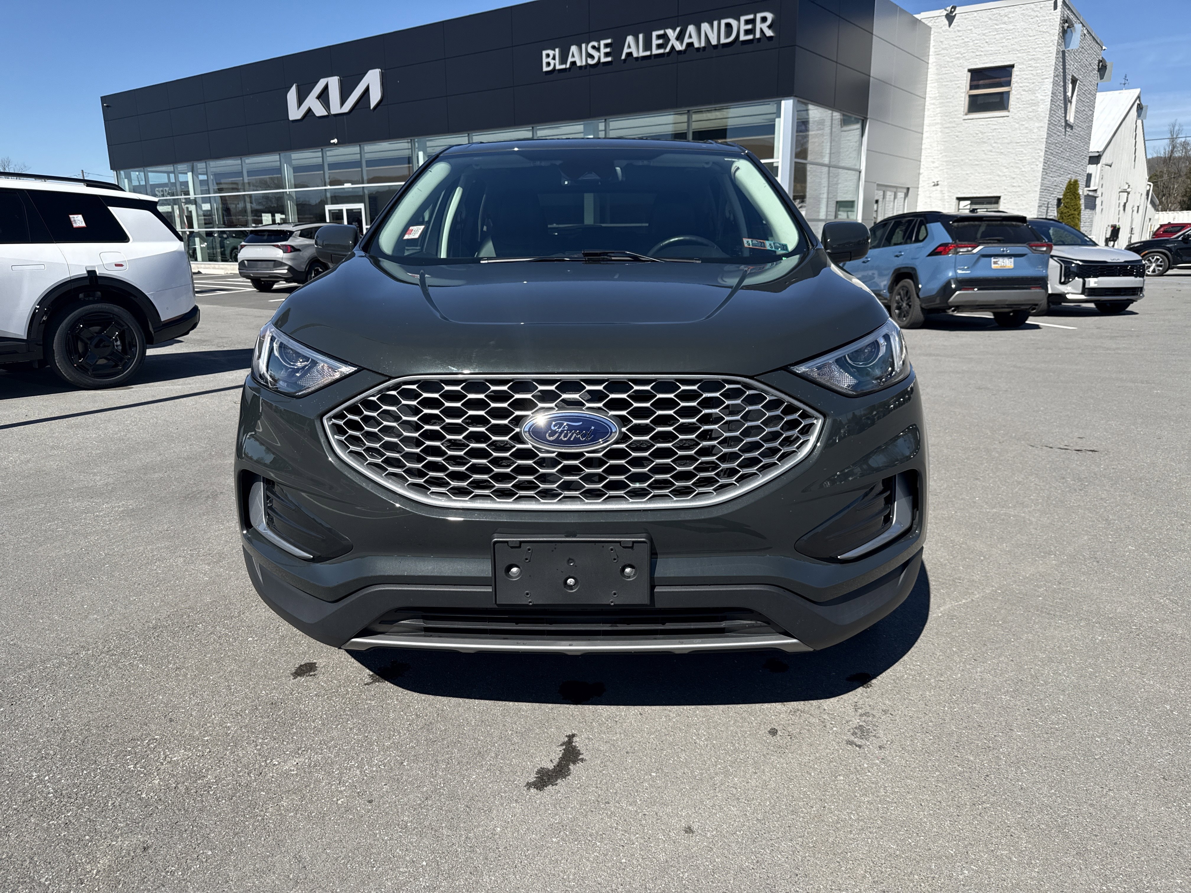 Used 2023 Ford Edge SEL image 9